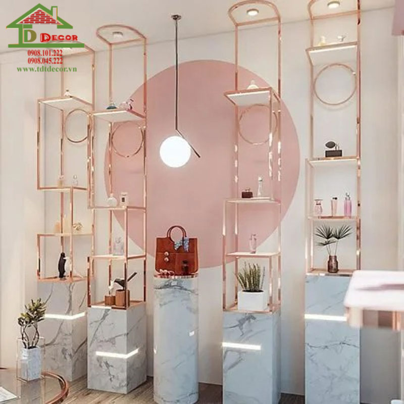 Tủ kệ trưng bày thời trang