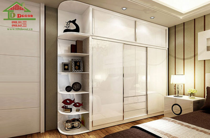 Tủ kệ trưng bày thời trang