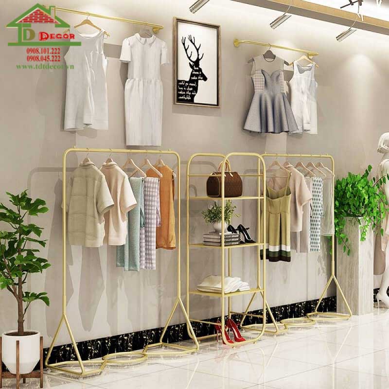 Tủ kệ trưng bày thời trang